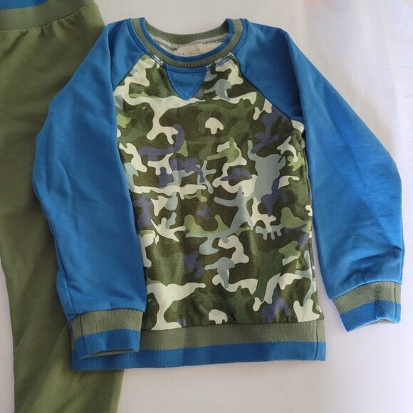 Miki Miette- 2 piece boys camo sweat jogger set- size 2T - Picture 2 of 7